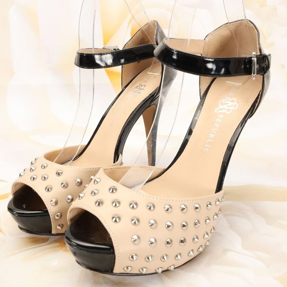 Rock & Republic Women's Spiked Heels Shoes Size 9.5M Tan Black W/Ankle Strap - Picture 1 of 11
